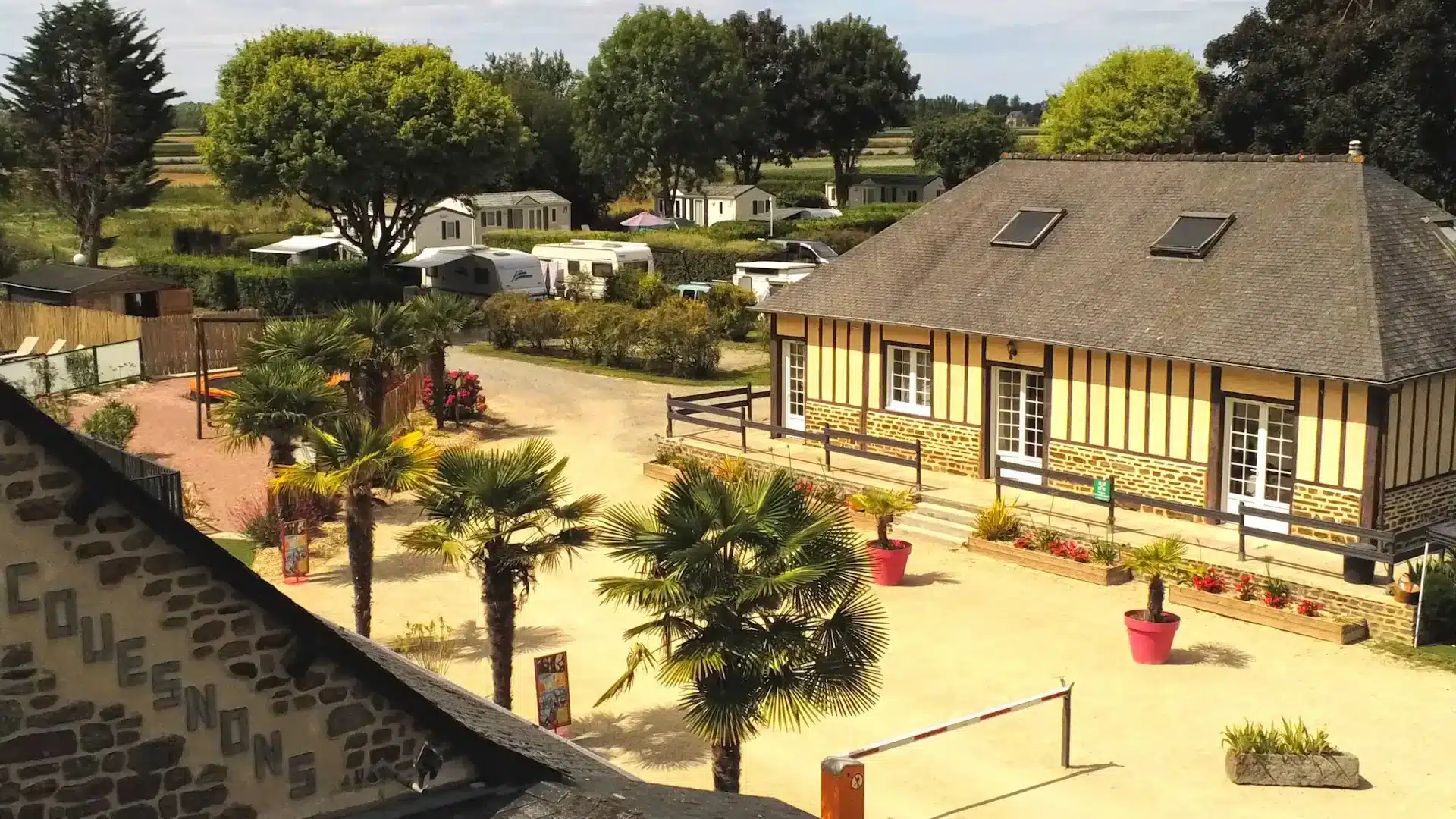 Camping avec restaurant, crêperie au Mont-Saint-Michel.